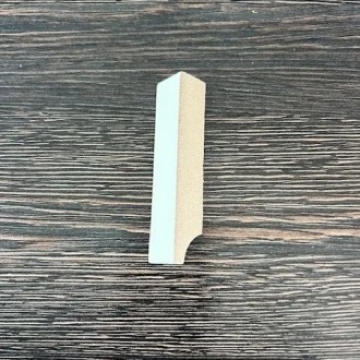 Eindstuk MDF Rechte plint 18x90 RAL9010 Rechts