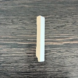 Eindstuk MDF Rechte plint 12x90 RAL9016 Links